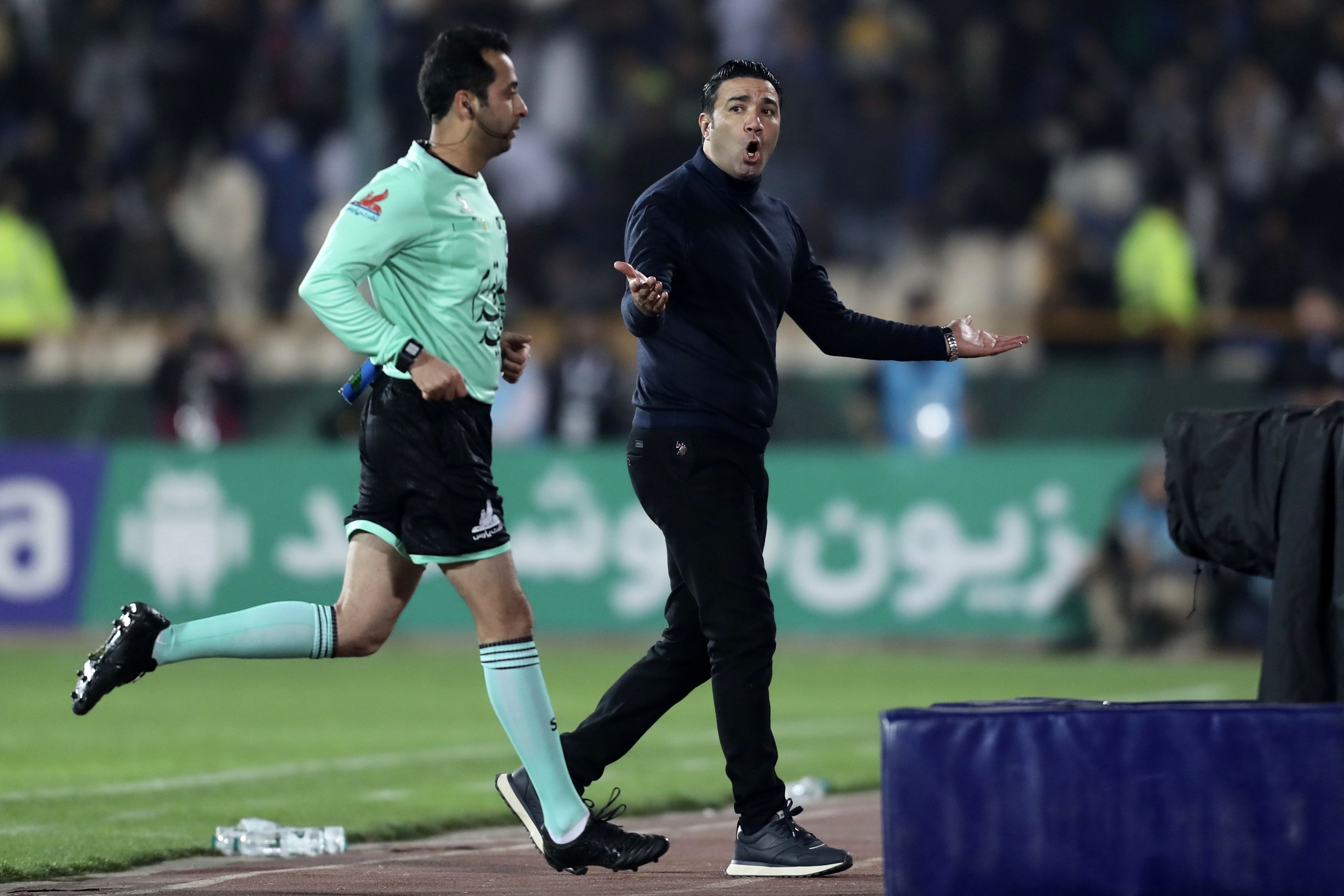 ببینید| اتهام بیسابقه به جواد نکونام روی آنتن صداوسیما! ببینید| اتهام بیسابقه به جواد نکونام روی آنتن صداوسیما!