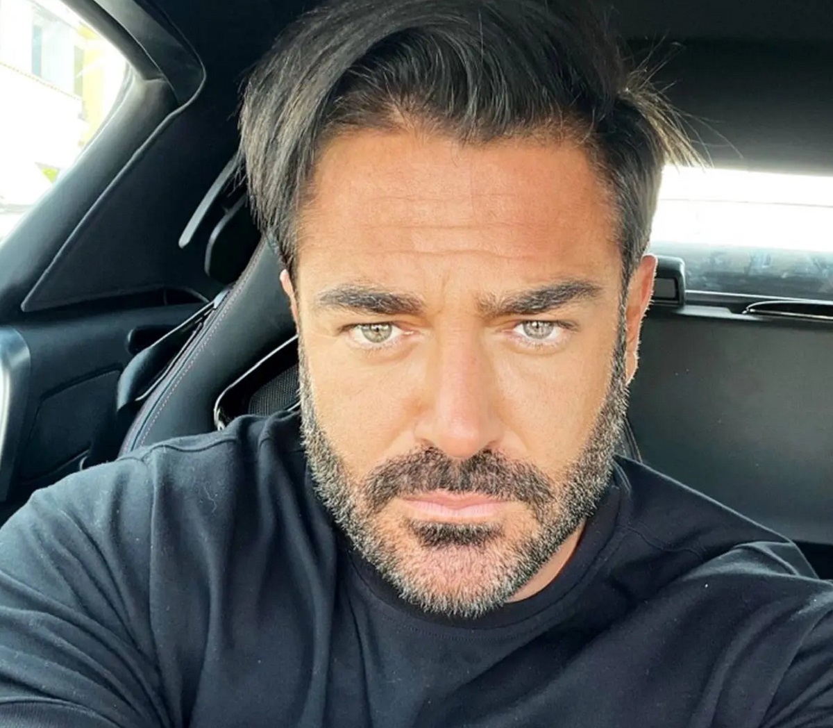 محمدرضا گلزار