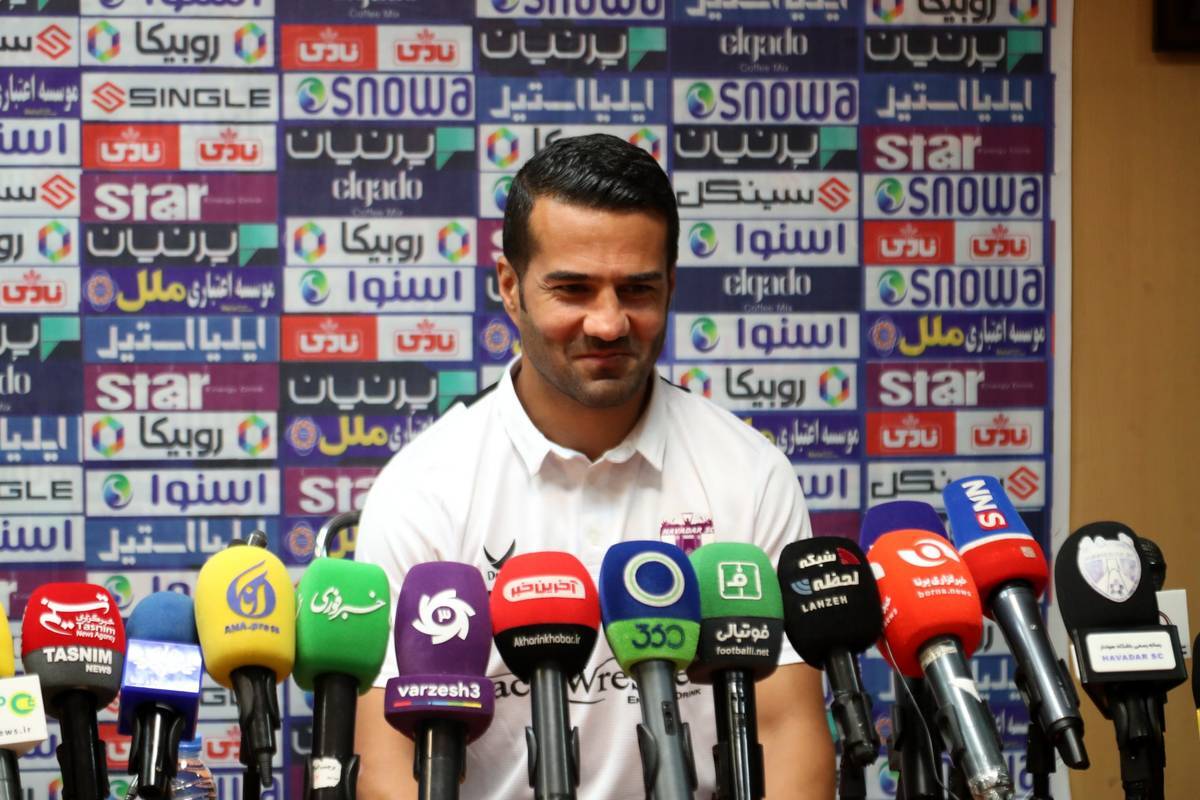 عذرخواهی مسعود شجاعی در نشست خبری بخاطر یک جمله جنجالی عذرخواهی مسعود شجاعی در نشست خبری بخاطر یک جمله جنجالی