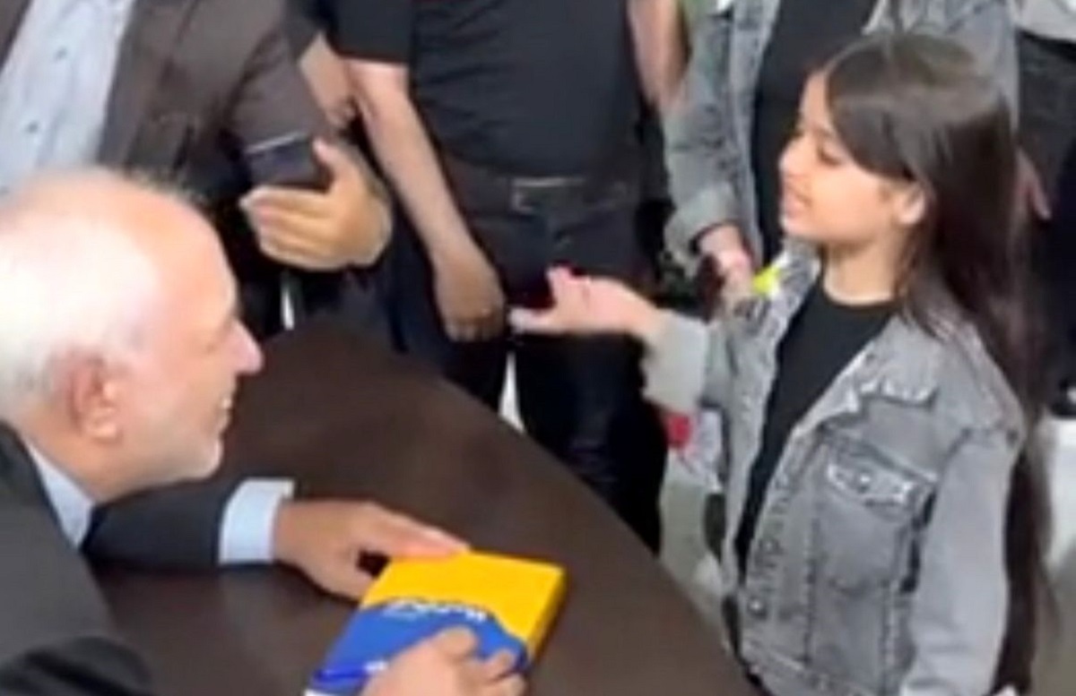 شعرخوانی دختربچه شعرخوانی دختربچه