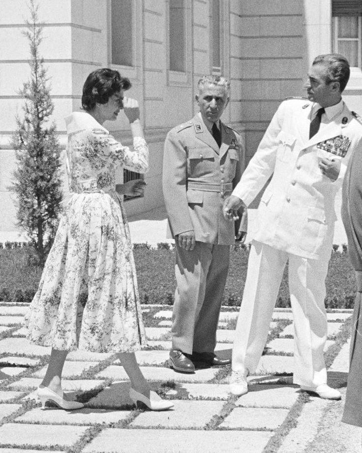 محمدرضاشاه پهلوی و پزشک مخصوص دربار