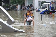 تصاویری از سیل و طوفان وحشتناک در چین