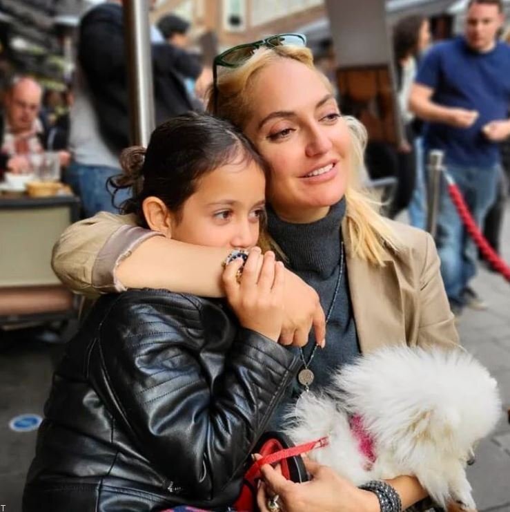 مهناز افشار کیست؟ مهناز افشار کیست؟