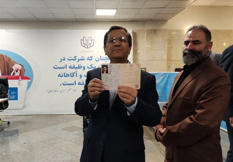 آماده///عبدالناصر همتی کیست؟ + پیشینه و فعالیت‌ها