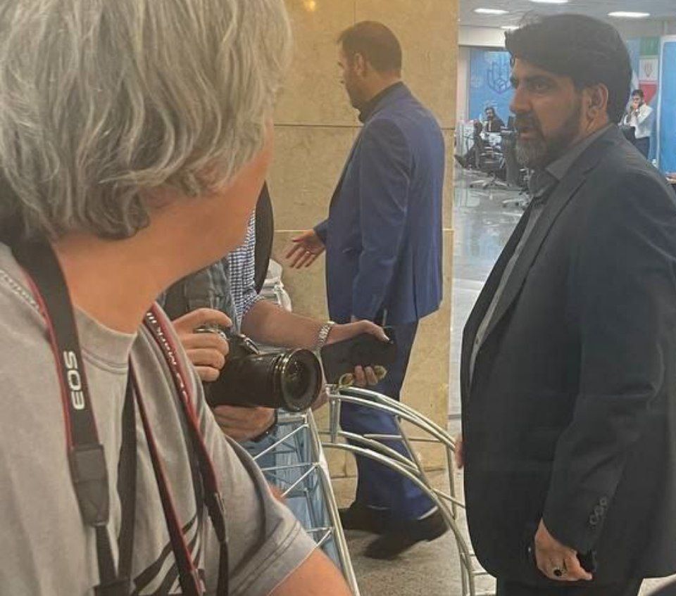 استفاده از امکانات شهرداری برای تبلیغات زاکانی