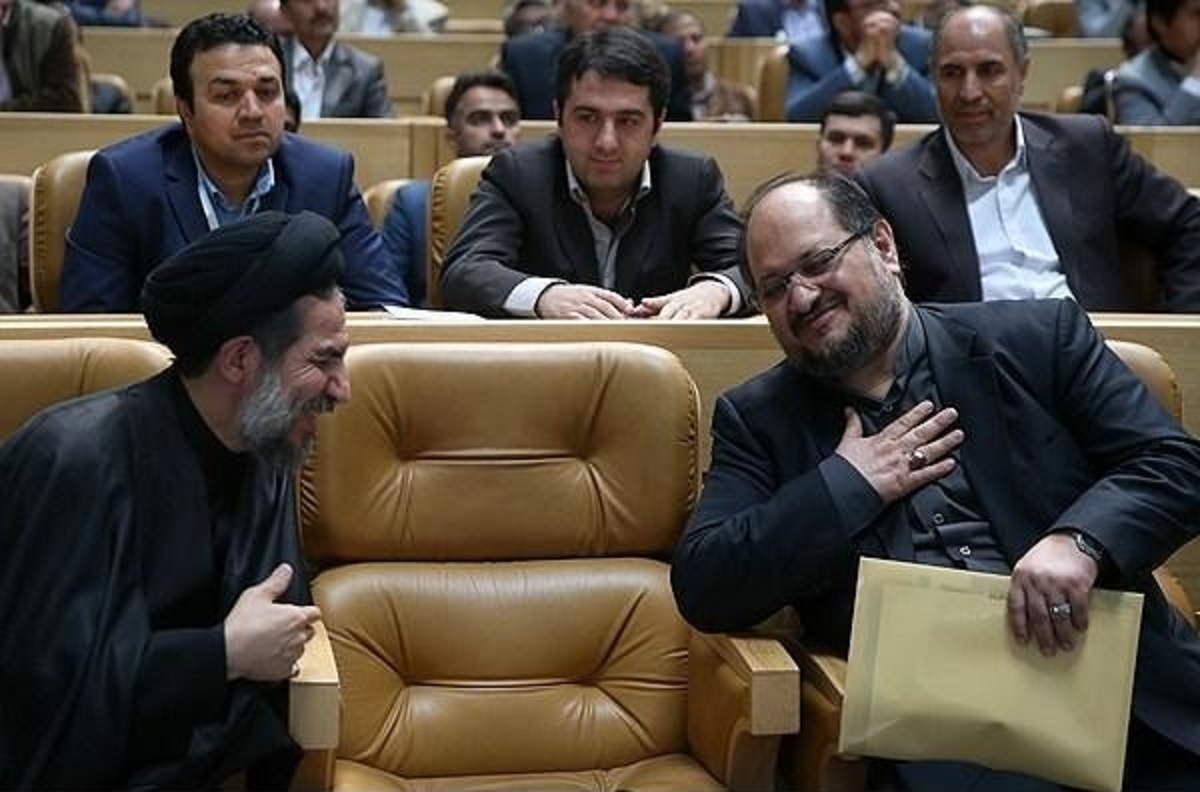 محمد شریعتمداری کیست؟