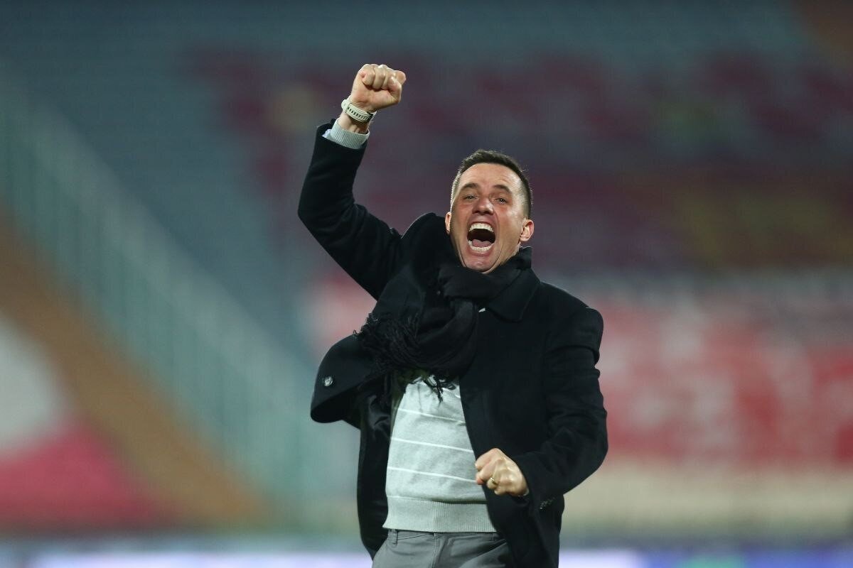 سرمربی پرسپولیس کیست؟