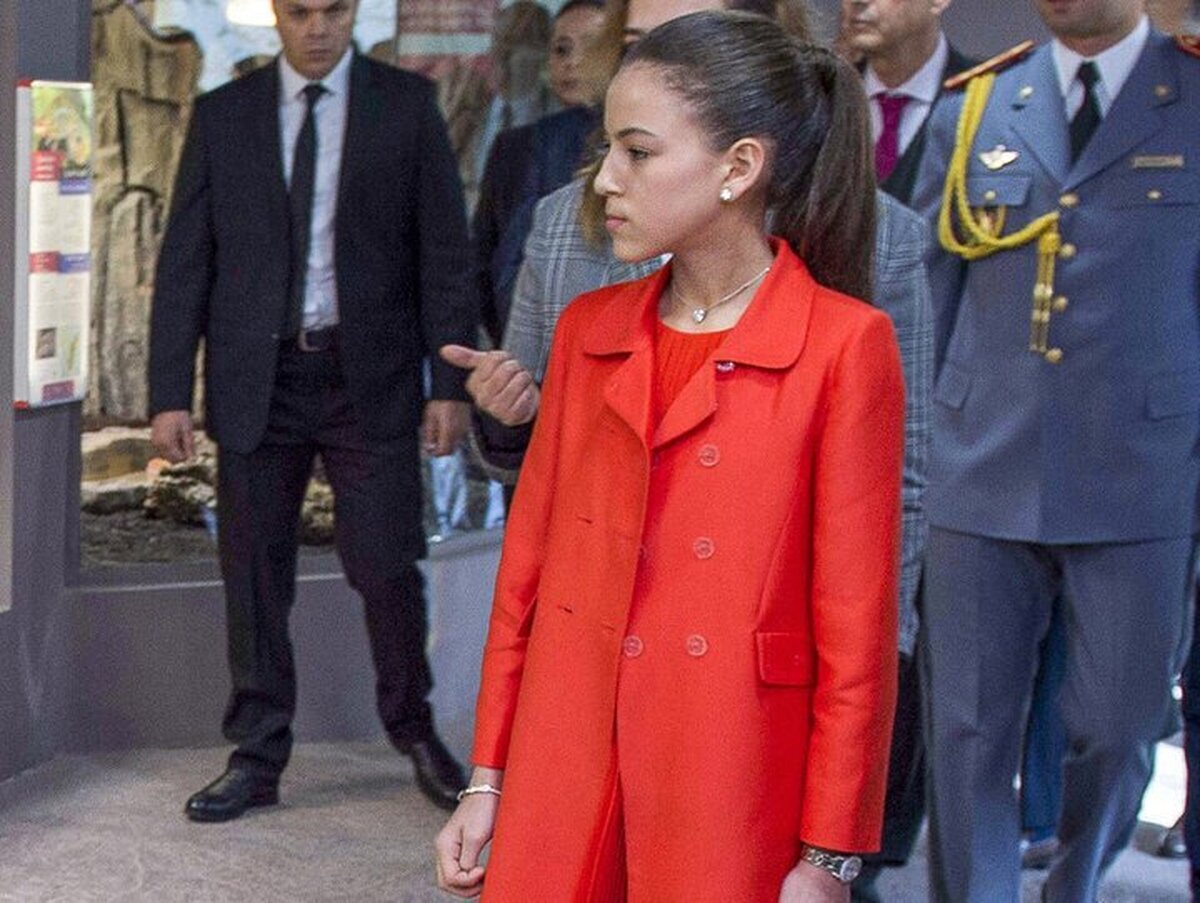 ببینید| ویدئوی دستبوسی جنجالی دختر پادشاه مراکش وایرال شد ببینید| ویدئوی دستبوسی جنجالی دختر پادشاه مراکش وایرال شد