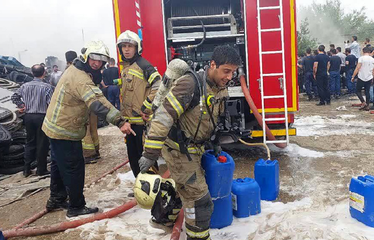 آتش کارخانه لاستیک سازی