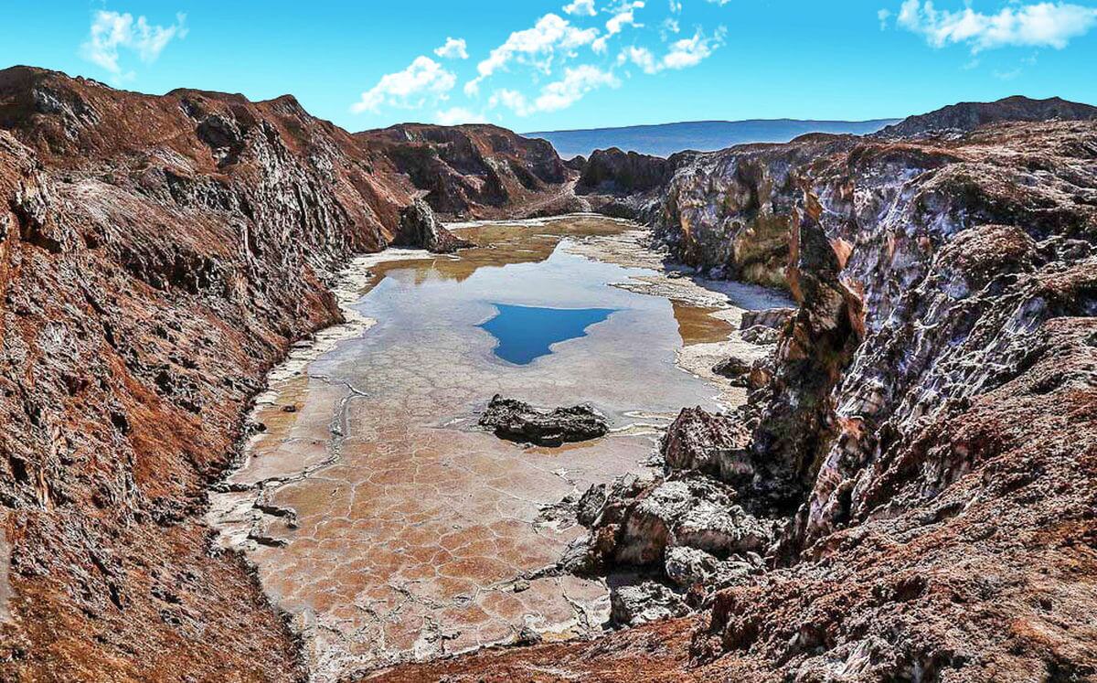 جاذبه‌های گنبد نمکی قم