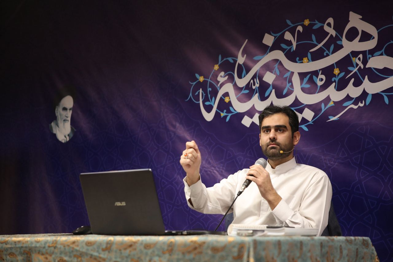 تمجید امیرحسین ثابتی از جلیلی: او در موضوعات تخصصی هم کارشناس است تمجید امیرحسین ثابتی از جلیلی: او در موضوعات تخصصی هم کارشناس است