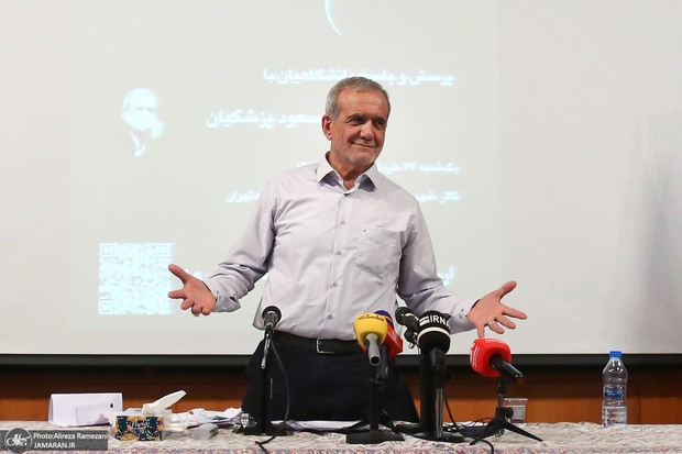 پزشکیان: تا جایی که بتوانم جلوی گشت ارشاد را خواهم گرفت پزشکیان: تا جایی که بتوانم جلوی گشت ارشاد را خواهم گرفت