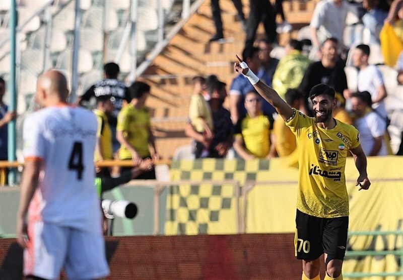 VAR به کار سپاهان آمد