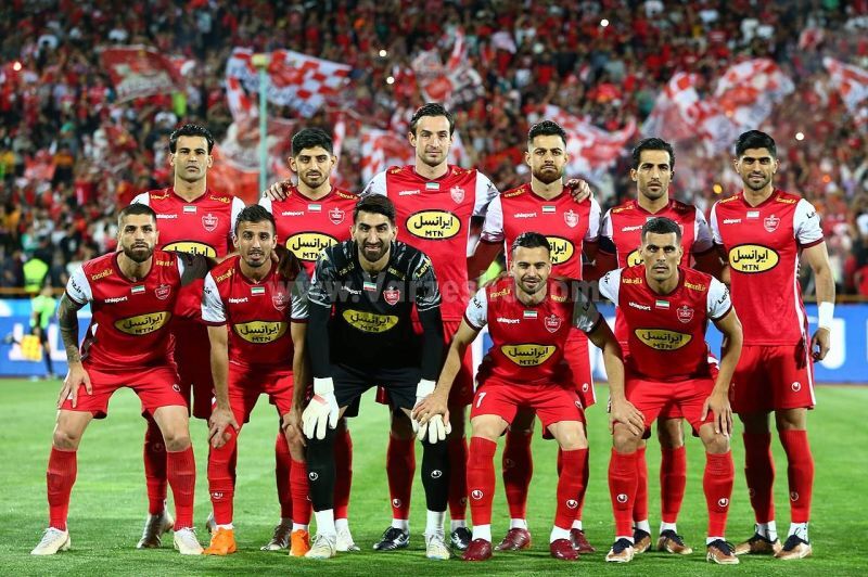  همسران ۳ بازیکن پرسپولیس در ورزشگاه آزادی + عکس