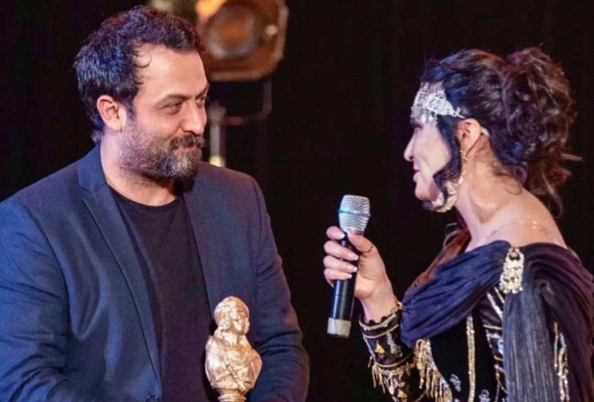 ببینید| تجلیل از مصطفی زمانی در جشنواره فیلم الجزایر