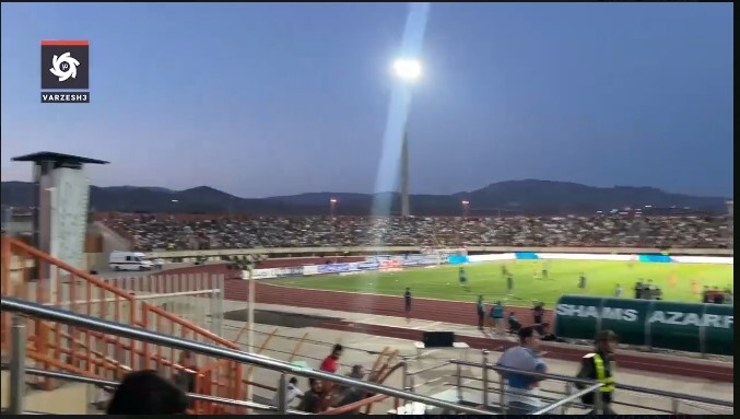 تاخیر در بازیهای استقلال و پرسپولیس به خاطر خرابی پرژکتور ورزشگاه تاخیر در بازیهای استقلال و پرسپولیس به خاطر خرابی پرژکتور ورزشگاه