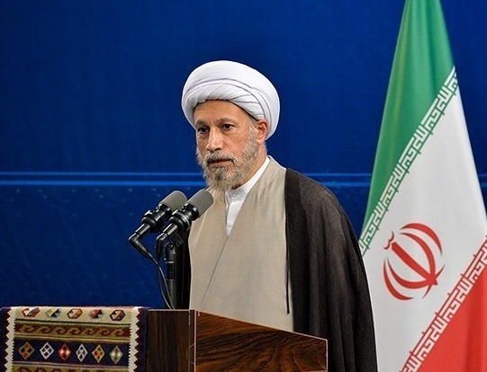 امام جمعه شیراز: رای دادن به جمهوری اسلامی یعنی امام زمان هست امام جمعه شیراز: رای دادن به جمهوری اسلامی یعنی امام زمان هست