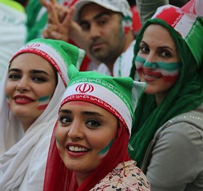 نرگس محمدی کیست؟