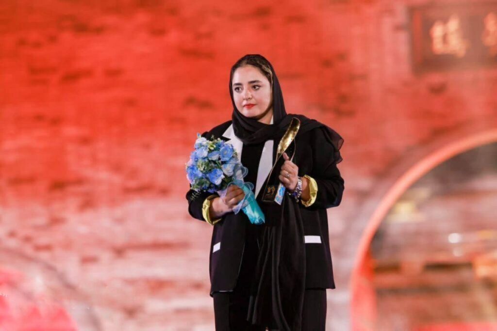 نرگس محمدی کیست؟