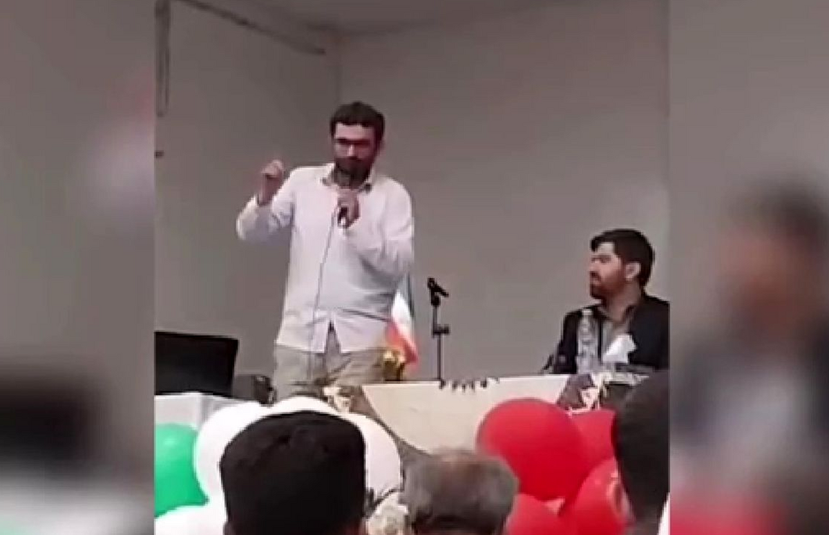 ببینید| هوادار هتاک ستاد جلیلی در مرند بازداشت شد ببینید| هوادار هتاک ستاد جلیلی در مرند بازداشت شد