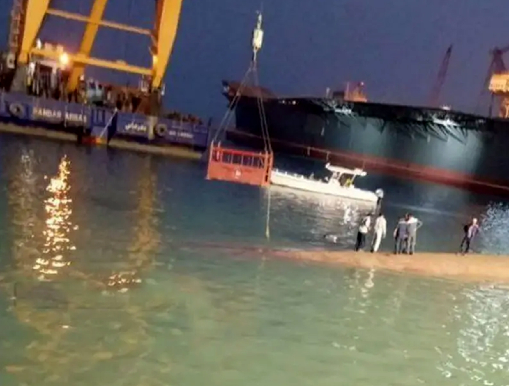 ناوشکن سهند کاملا غرق شد ناوشکن سهند کاملا غرق شد