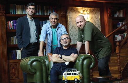 مجتبی شکوری کیست؟ مجتبی شکوری کیست؟