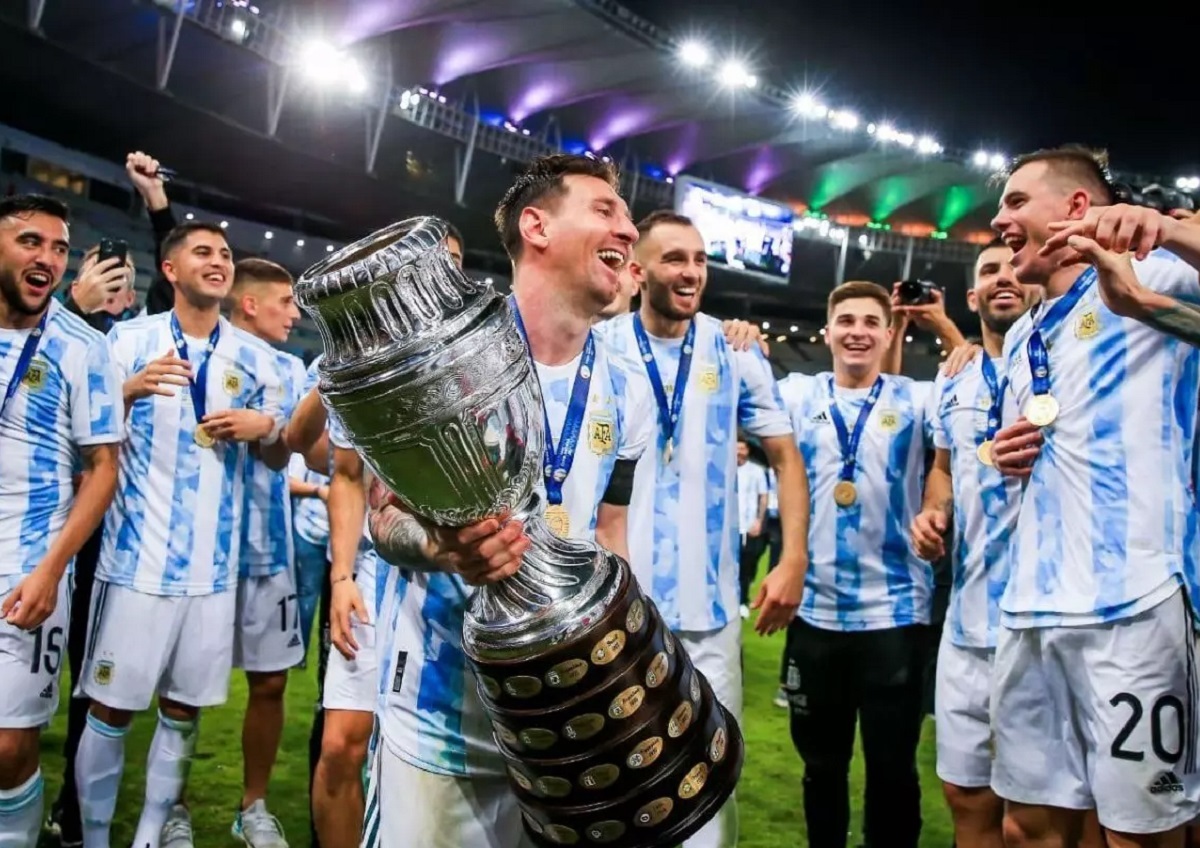 بالا بردن جام توسط مسی بالا بردن جام توسط مسی