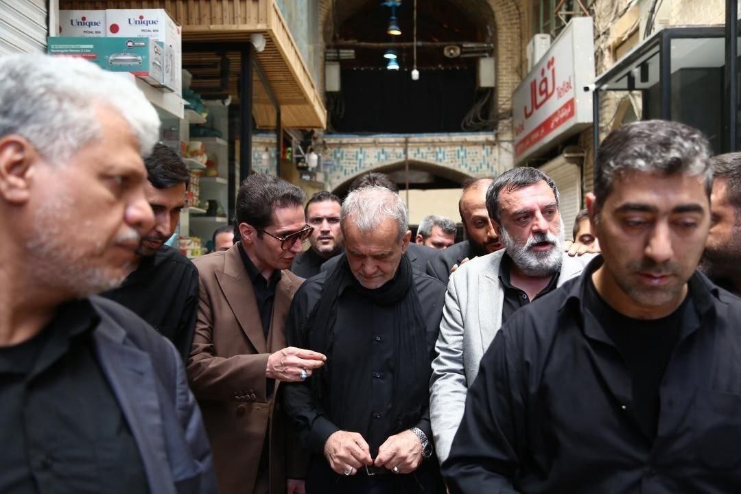 پزشکیان در دیدار با کسبه و بازاریان: ما مشکل بازار را مشکل کشور میدانیم پزشکیان در دیدار با کسبه و بازاریان: ما مشکل بازار را مشکل کشور میدانیم