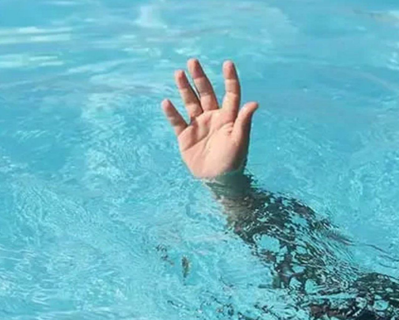 رئیس سابق زندان مرکزی ایلام غرق شد رئیس سابق زندان مرکزی ایلام غرق شد