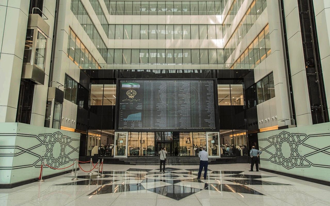 ریزش ۱۰ هزار واحدی بورس ریزش ۱۰ هزار واحدی بورس