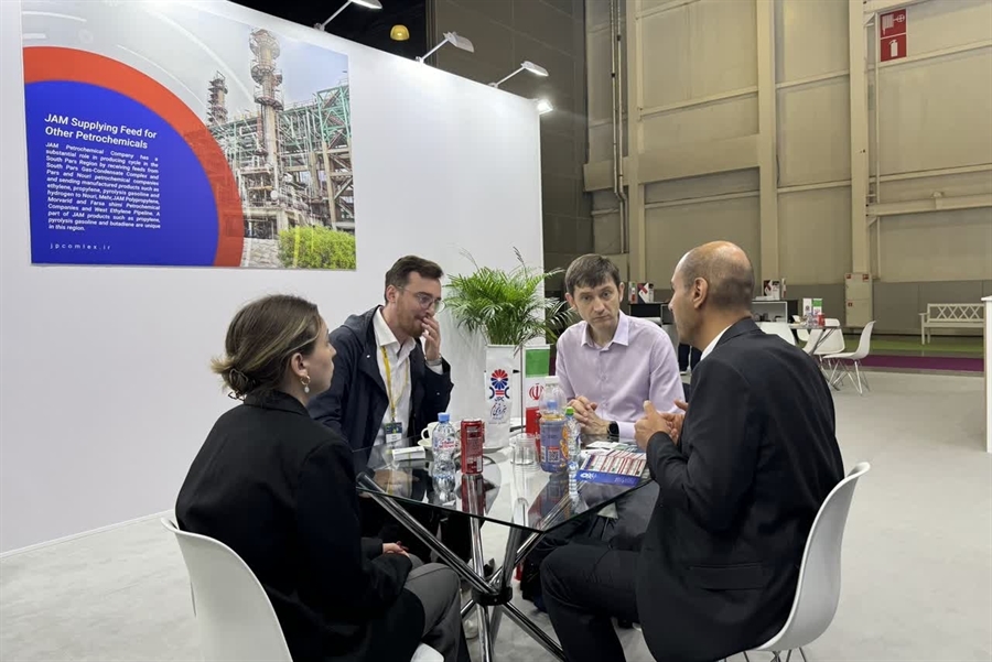 مذاکره با تریدرهای بزرگ و مشتریان کشورهای مختلف دستاورد دومین روز نمایشگاه صنعت پلاستیک مسکو مذاکره با تریدرهای بزرگ و مشتریان کشورهای مختلف دستاورد دومین روز نمایشگاه صنعت پلاستیک مسکو