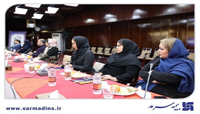 نشست هماندیشی مدیرعامل و معاونین بیمه سرمد با شبکه فروش استان خوزستان برگزار شد نشست هماندیشی مدیرعامل و معاونین بیمه سرمد با شبکه فروش استان خوزستان برگزار شد