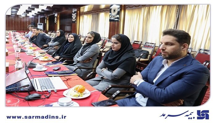 نشست هماندیشی مدیرعامل و معاونین بیمه سرمد با شبکه فروش استان خوزستان برگزار شد نشست هماندیشی مدیرعامل و معاونین بیمه سرمد با شبکه فروش استان خوزستان برگزار شد