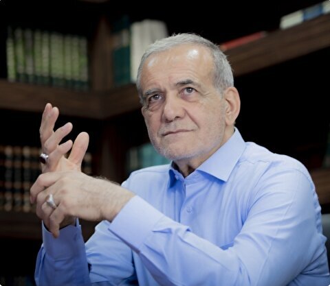 بیانیه حمایت ۱۴۰ اقتصاددان از پزشکیان