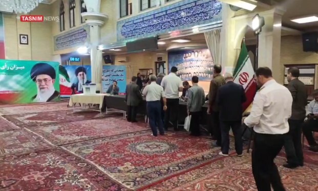 صف صبحگاهی تبریزی‌ها برای رای دادن