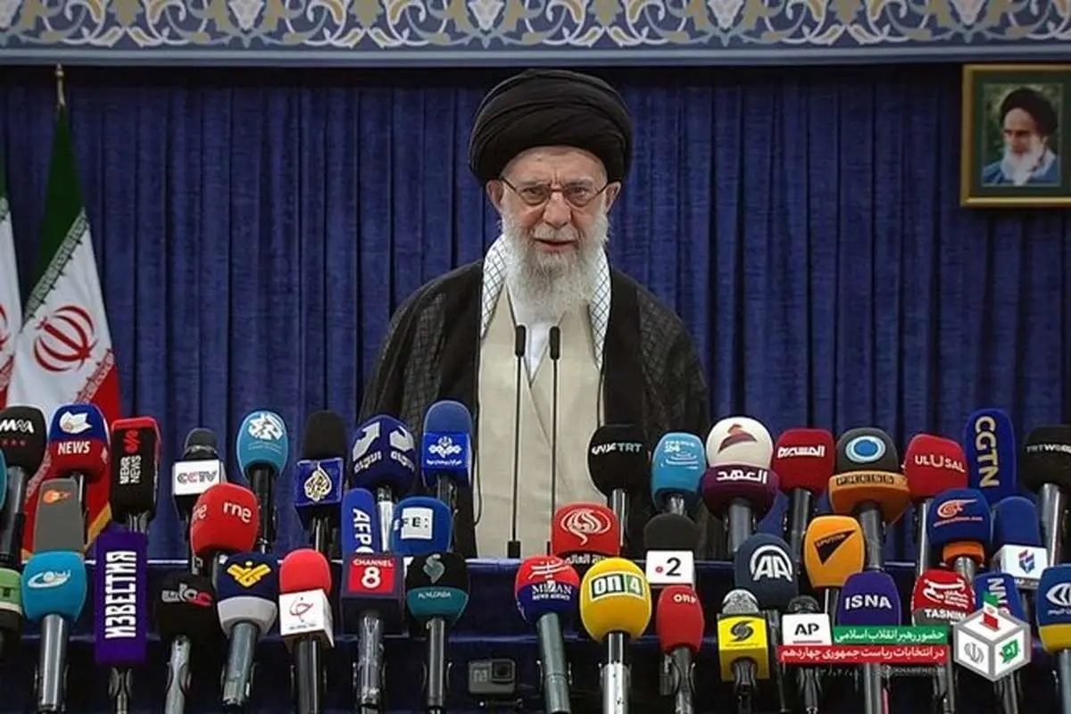 رهبرانقلاب: افزایش رای‌دهنگان برای جمهوری اسلامی نیاز قطعی است | آبروی جمهوری اسلامی در دنیا متوقف به حضور مردم است