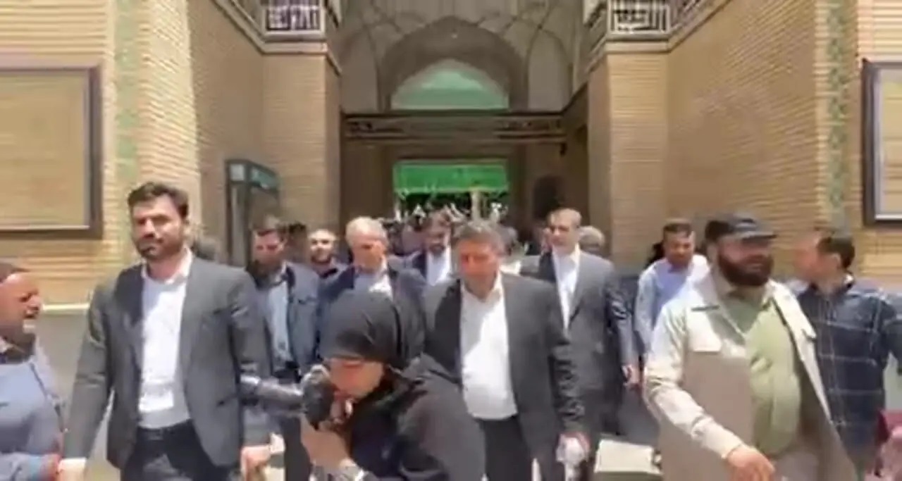 ببینید| حضور مسعود پزشکیان در حرم حضرت عبدالعظیم