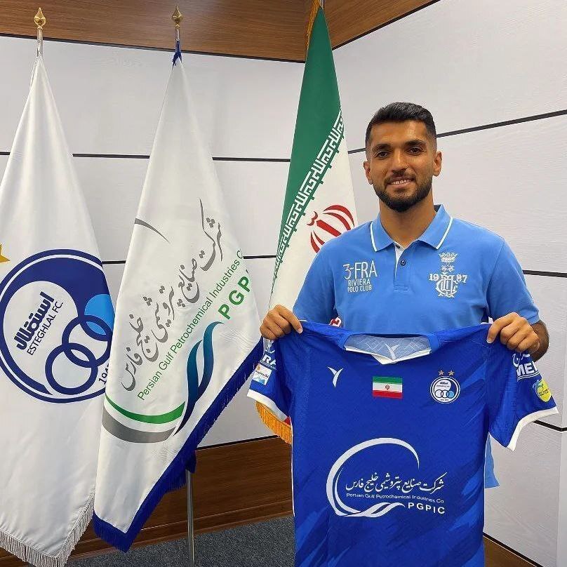 زبیر یک سال دیگر آبی‌پوش می‌ماند