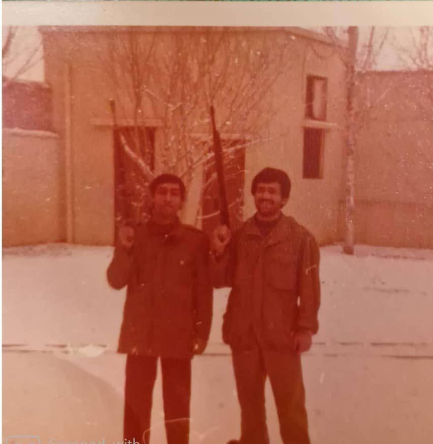 عکس زیرخاکی از رئیس جمهور و معاون اجرایی او؛ رفقای قدیمی … عکس زیرخاکی از رئیس جمهور و معاون اجرایی او؛ رفقای قدیمی …