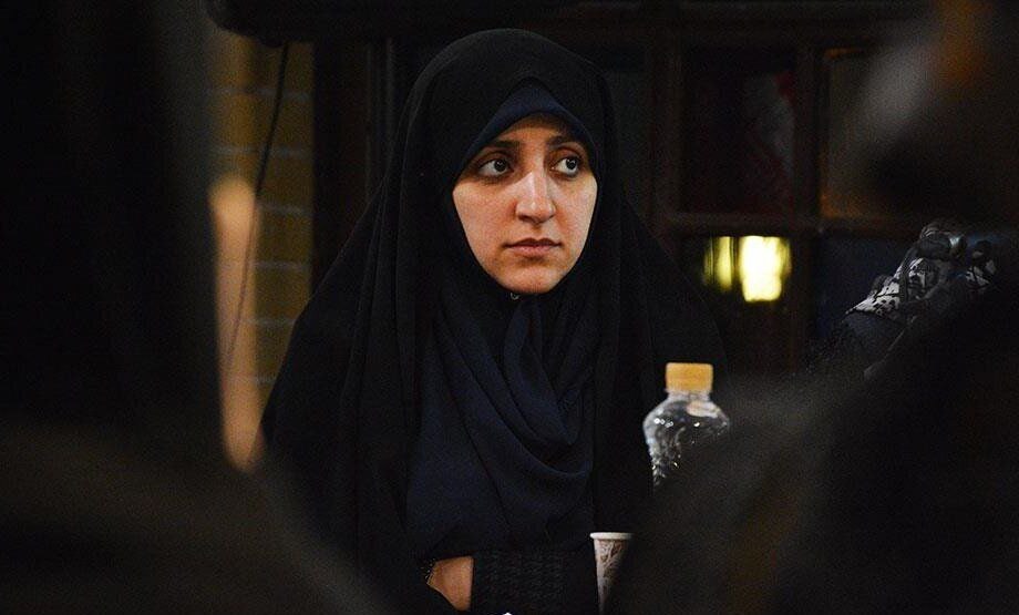 اولین زن در کابینه پزشکیان؛ زهرا بهروز آذر، معاون امور زنان و خانواده شد اولین زن در کابینه پزشکیان؛ زهرا بهروز آذر، معاون امور زنان و خانواده شد