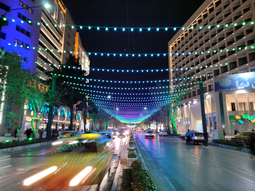 ببینید| این ماشین خاص در خیابانهای مشهد سوژه شد ببینید| این ماشین خاص در خیابانهای مشهد سوژه شد