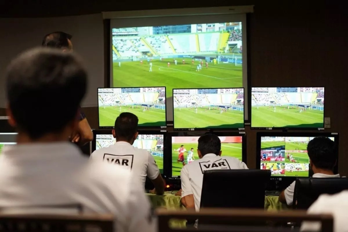 VAR کمک داور ویدیویی VAR کمک داور ویدیویی
