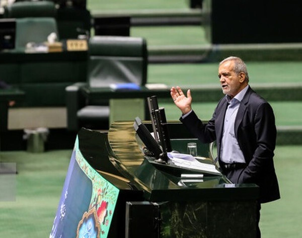 شعرخوانی پزشکیان در پاسخ به منتقدان شعرخوانی پزشکیان در پاسخ به منتقدان