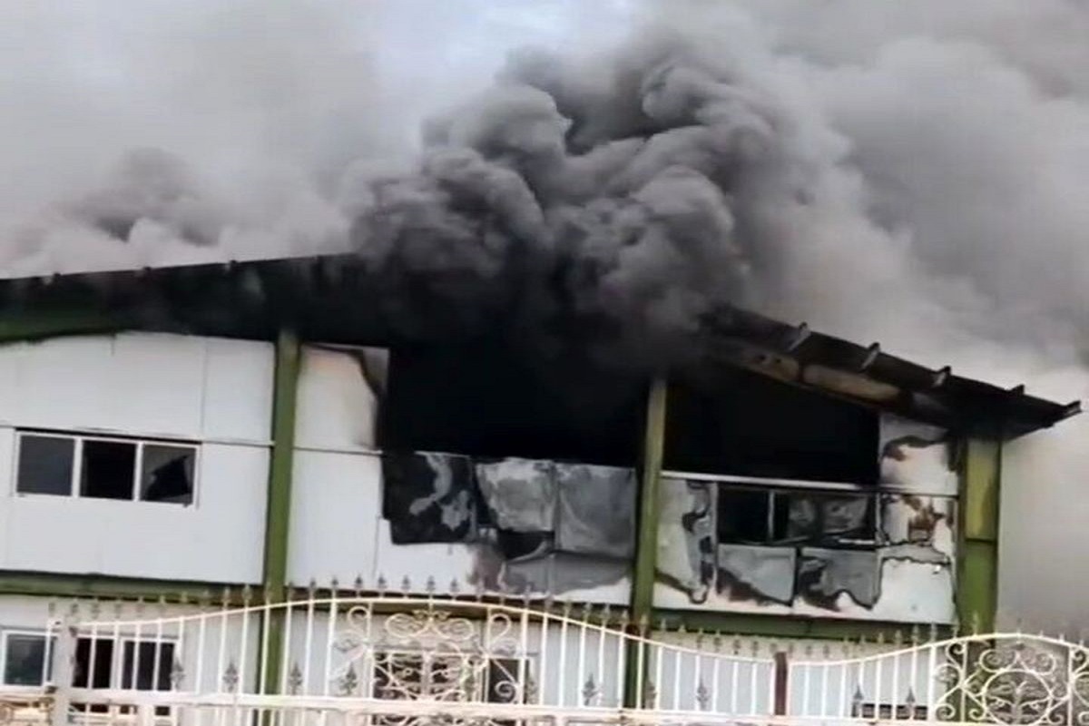 لحظه آتش گرفتن ۳۰ تن خرمای جیرفت لحظه آتش گرفتن ۳۰ تن خرمای جیرفت