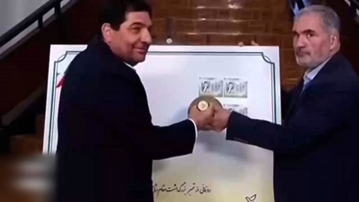 رونمایی از تمبر رئیسی رونمایی از تمبر رئیسی