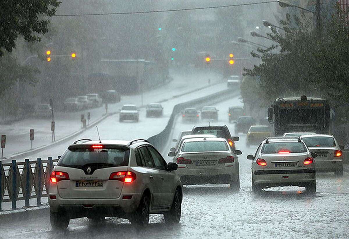 ببینید| بارش شدید باران و تگرگ امروز در شیراز ببینید| بارش شدید باران و تگرگ امروز در شیراز