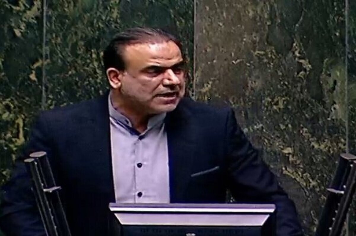 ببینید| محمدپور، مخالف وزیر پیشنهادی نفت: برنامه آقای پاکنژاد بهگونهای است که گویا وزارت نفت فقط متولی استخراج و فروش منابع نفتی است ببینید| محمدپور، مخالف وزیر پیشنهادی نفت: برنامه آقای پاکنژاد بهگونهای است که گویا وزارت نفت فقط متولی استخراج و فروش منابع نفتی است