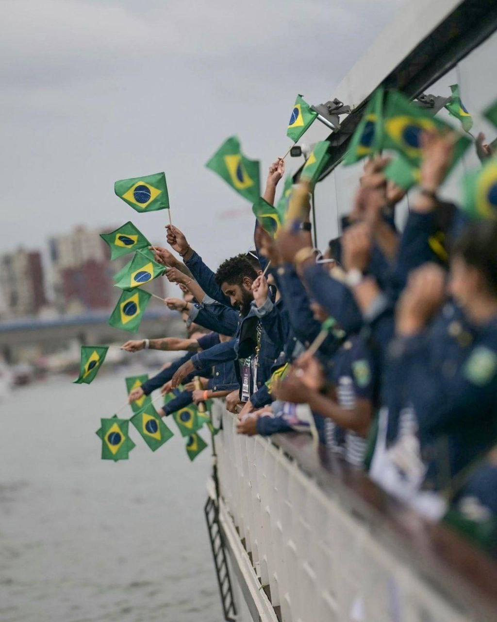 آغاز افتتاحیه المپیک ۲۰۲۴ + عکس‌ها و فیلم‌ها