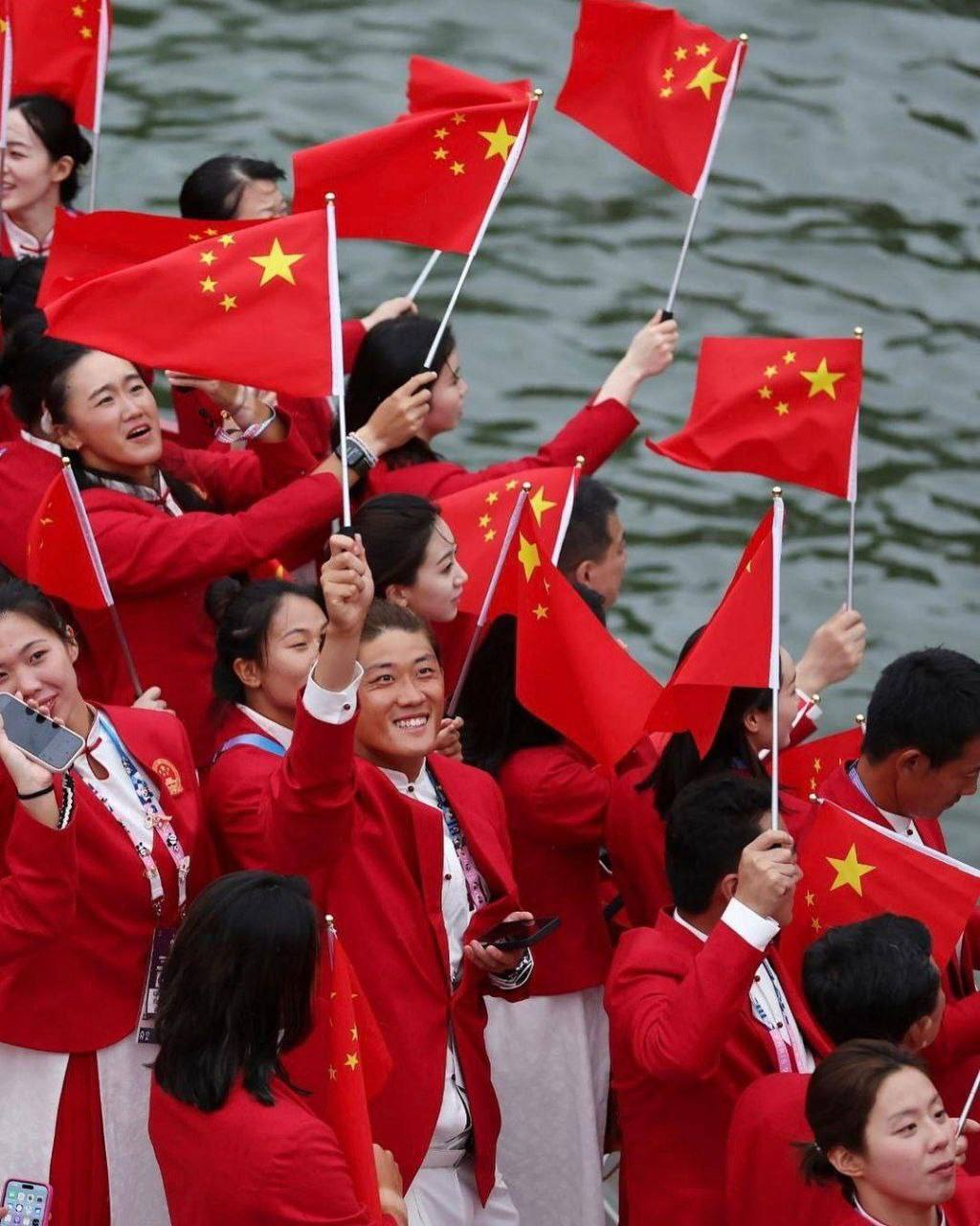 آغاز افتتاحیه المپیک ۲۰۲۴ + عکس‌ها و فیلم‌ها