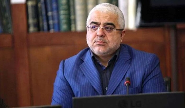 ببینید| افشاگری نماینده سابق مجلس درباره فروش نفت؛ کشور در حال غارت است